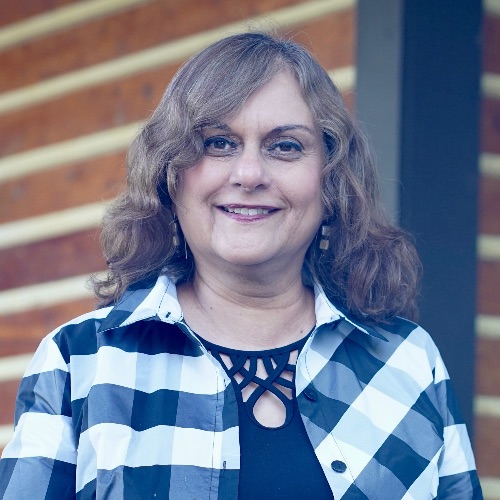 #242: Finding Her Voice and Purpose Creates a Path of Opportunities – Kelly Kaur