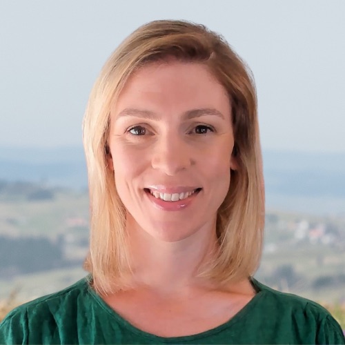 #203: Visit Bilingual Toastmasters Clubs & Excel In a Second Language – Gwenydd Jones