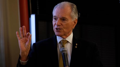 #244: Handling Presentation Misfortunes & Mishaps with Grace – Jim Cathcart