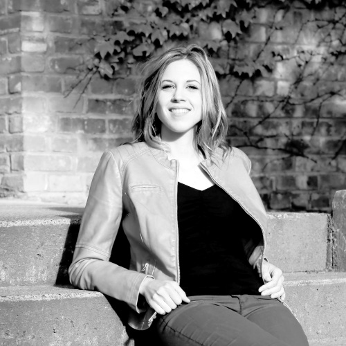 #284: Singing: A Secret Weapon for Confident Communication – Jillian Mitchell