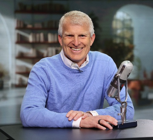 #274: Think Fast, Talk Smart: Meet the 2025 Golden Gavel Recipient – Matt Abrahams