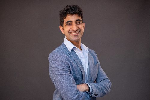 #241: AI, Authenticity, and…Stand-Up Comedy?—Aman Chopra