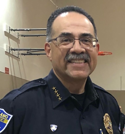 #208: Don't Let Fear Hold You Back – Robert A. Navarez